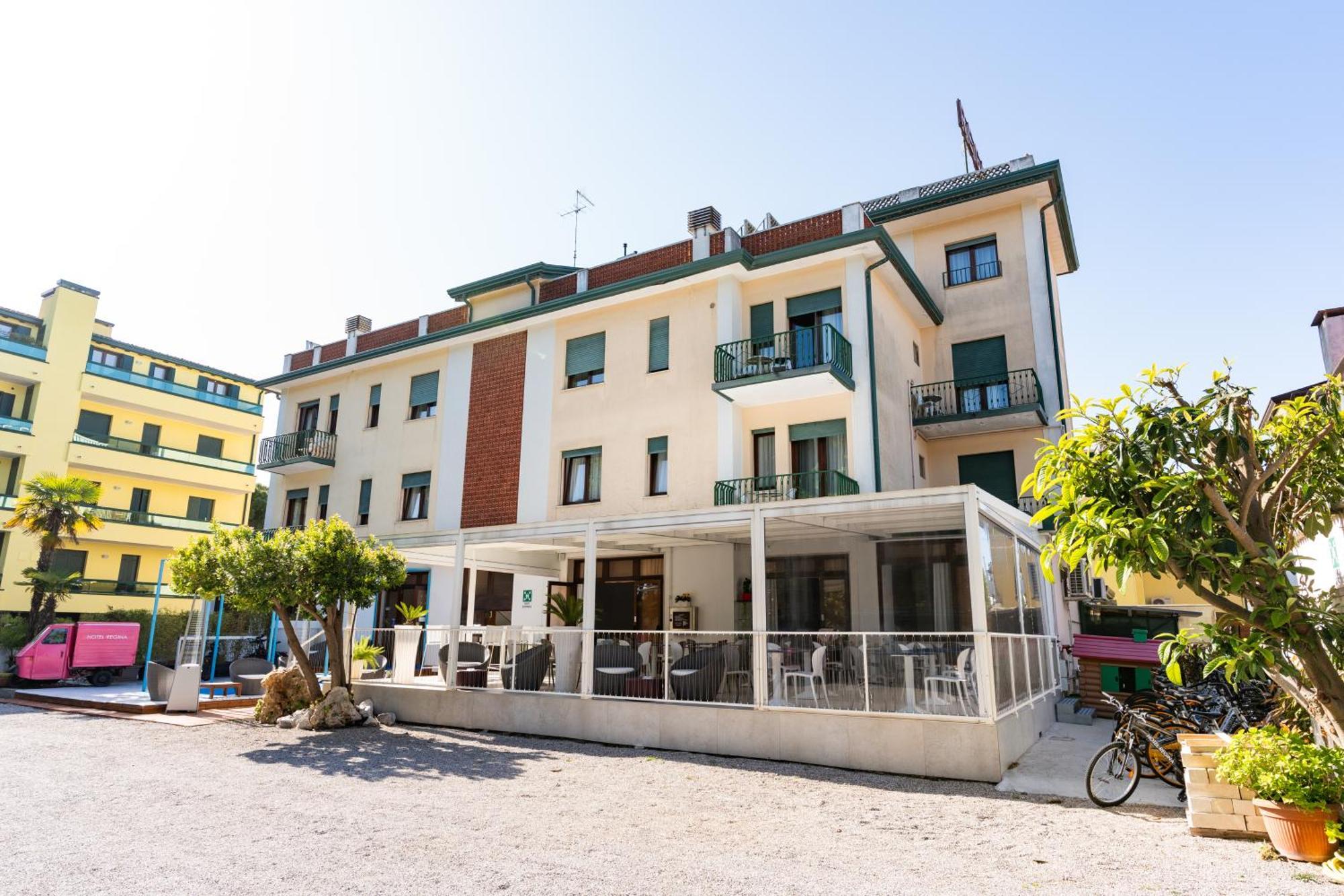 Hotel Regina Caorle Exteriör bild